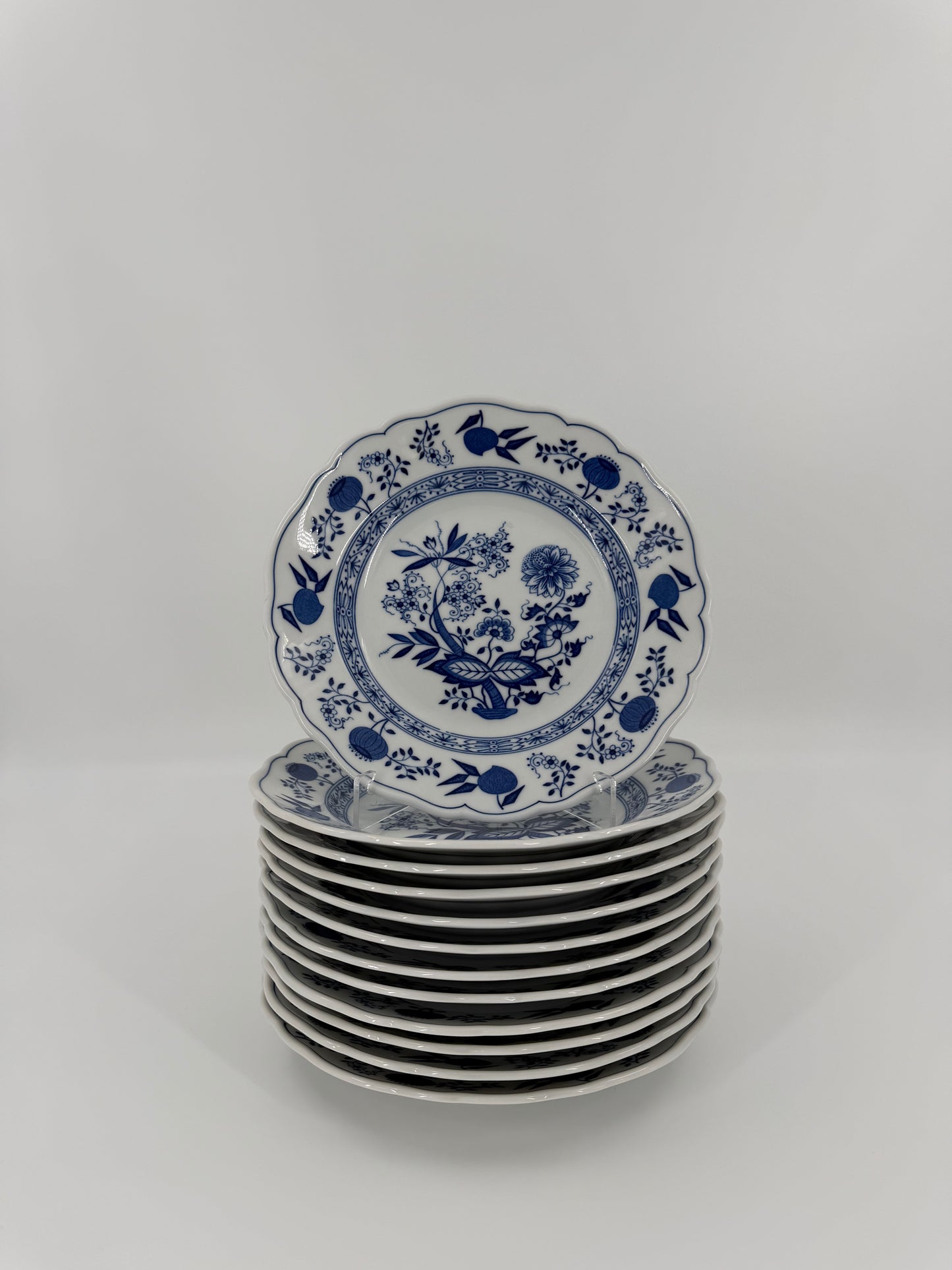 Hutschenreuther service - Blue Onion - Service for 12 (94 pieces)