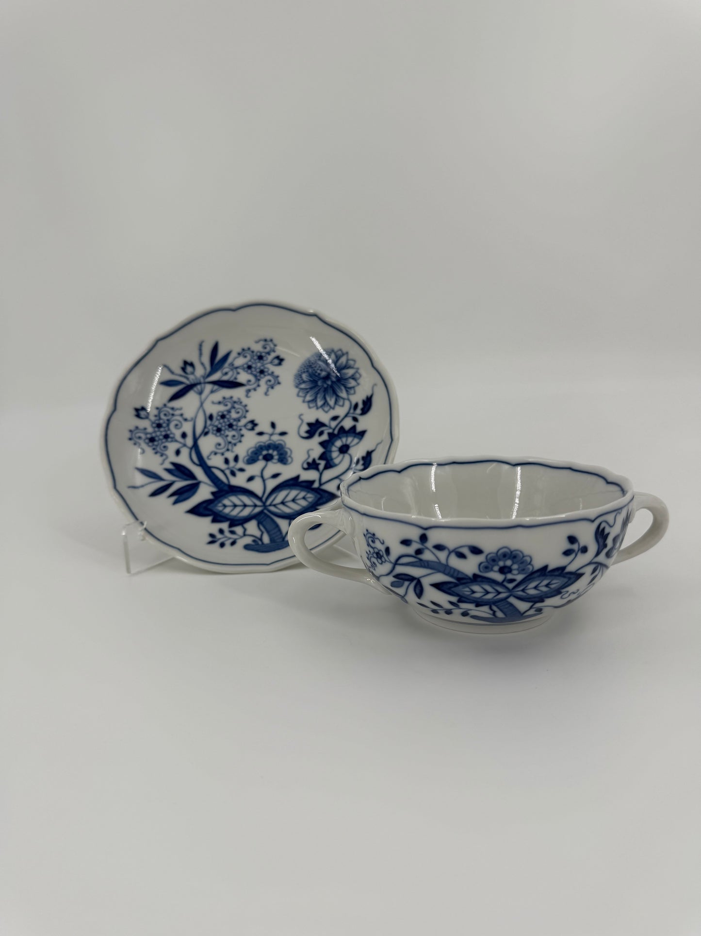 Hutschenreuther service - Blue Onion - Service for 12 (94 pieces)