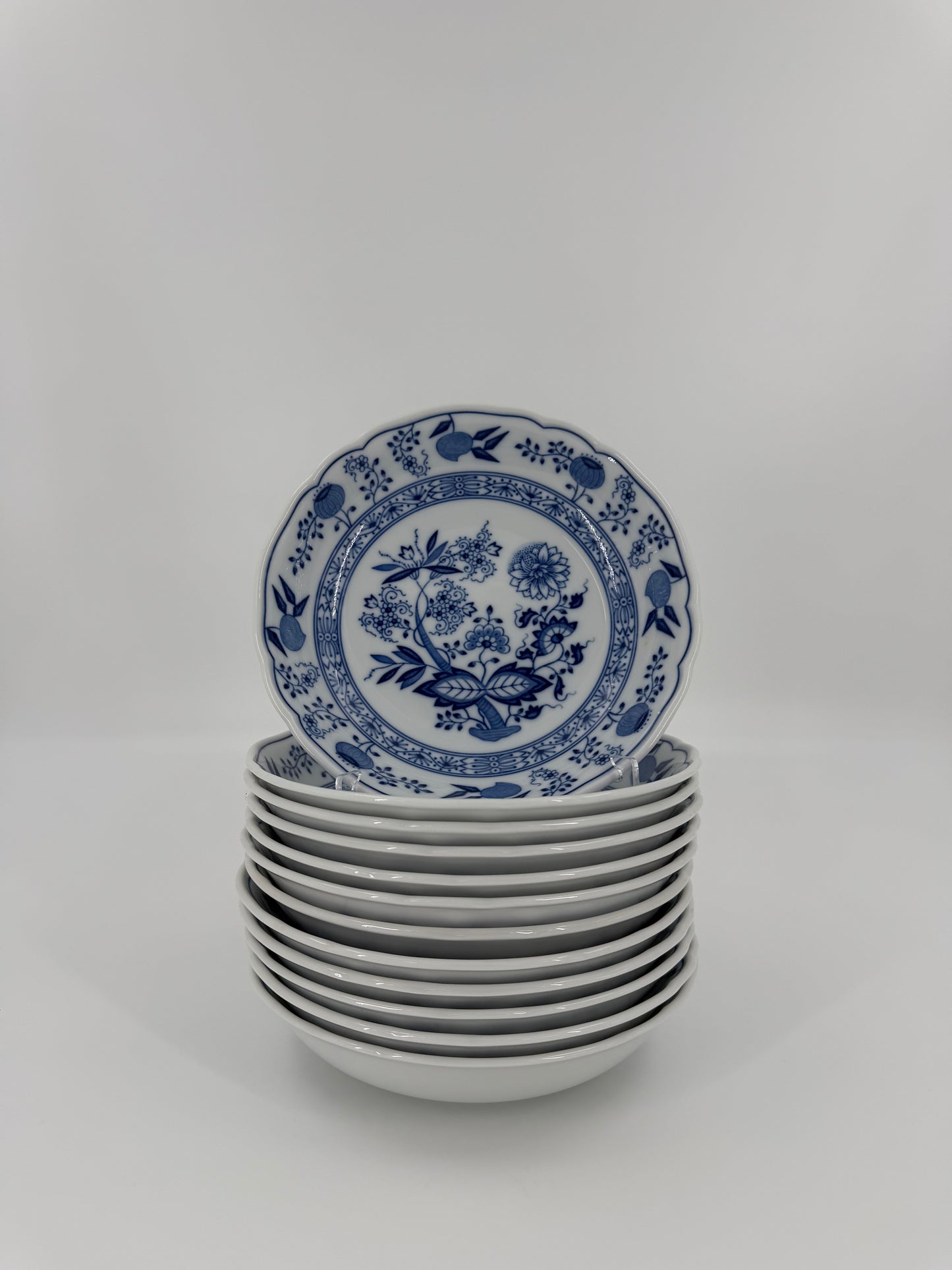 Hutschenreuther service - Blue Onion - Service for 12 (94 pieces)