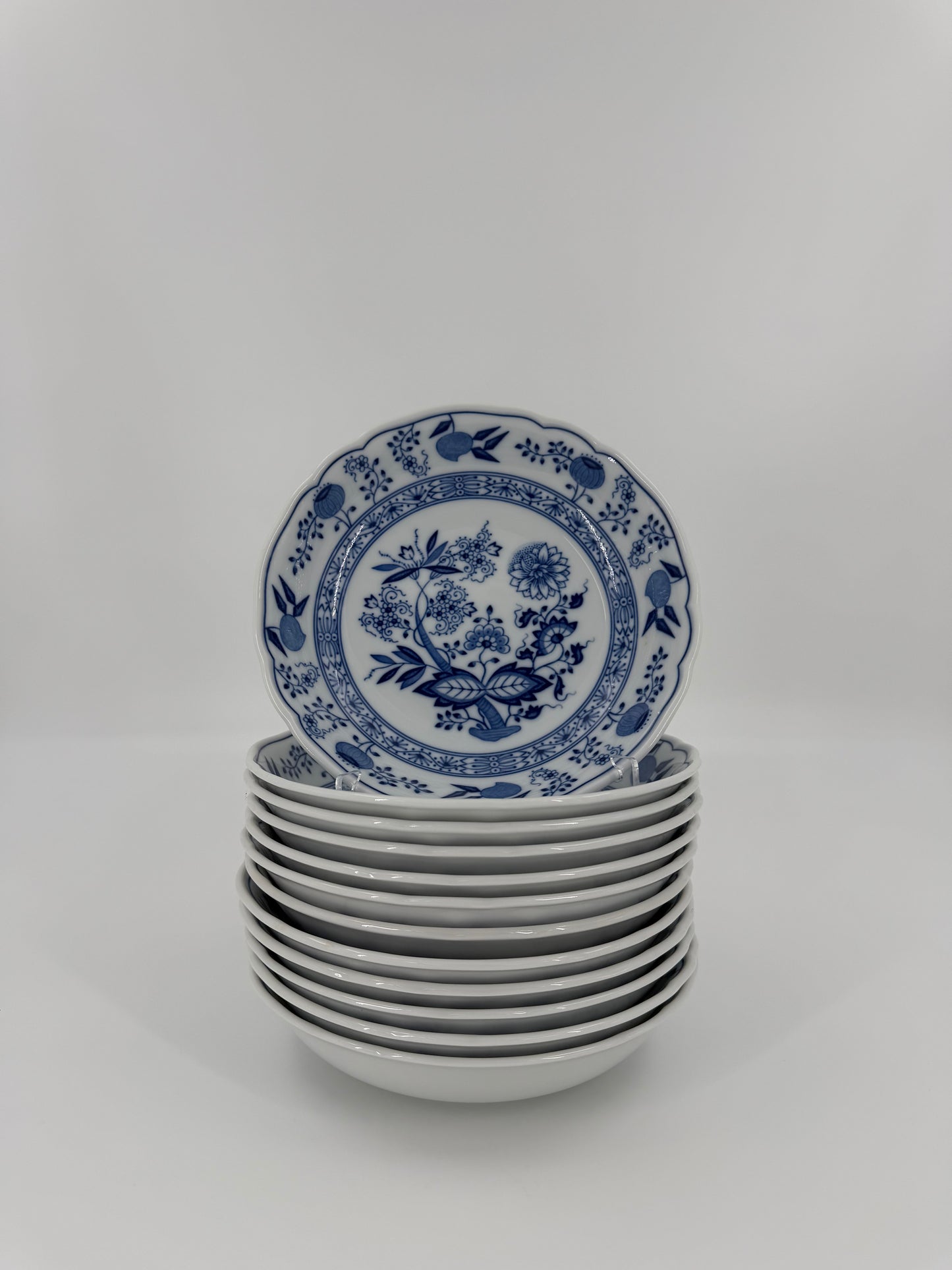 Hutschenreuther service - Blue Onion - Service for 12 (94 pieces)