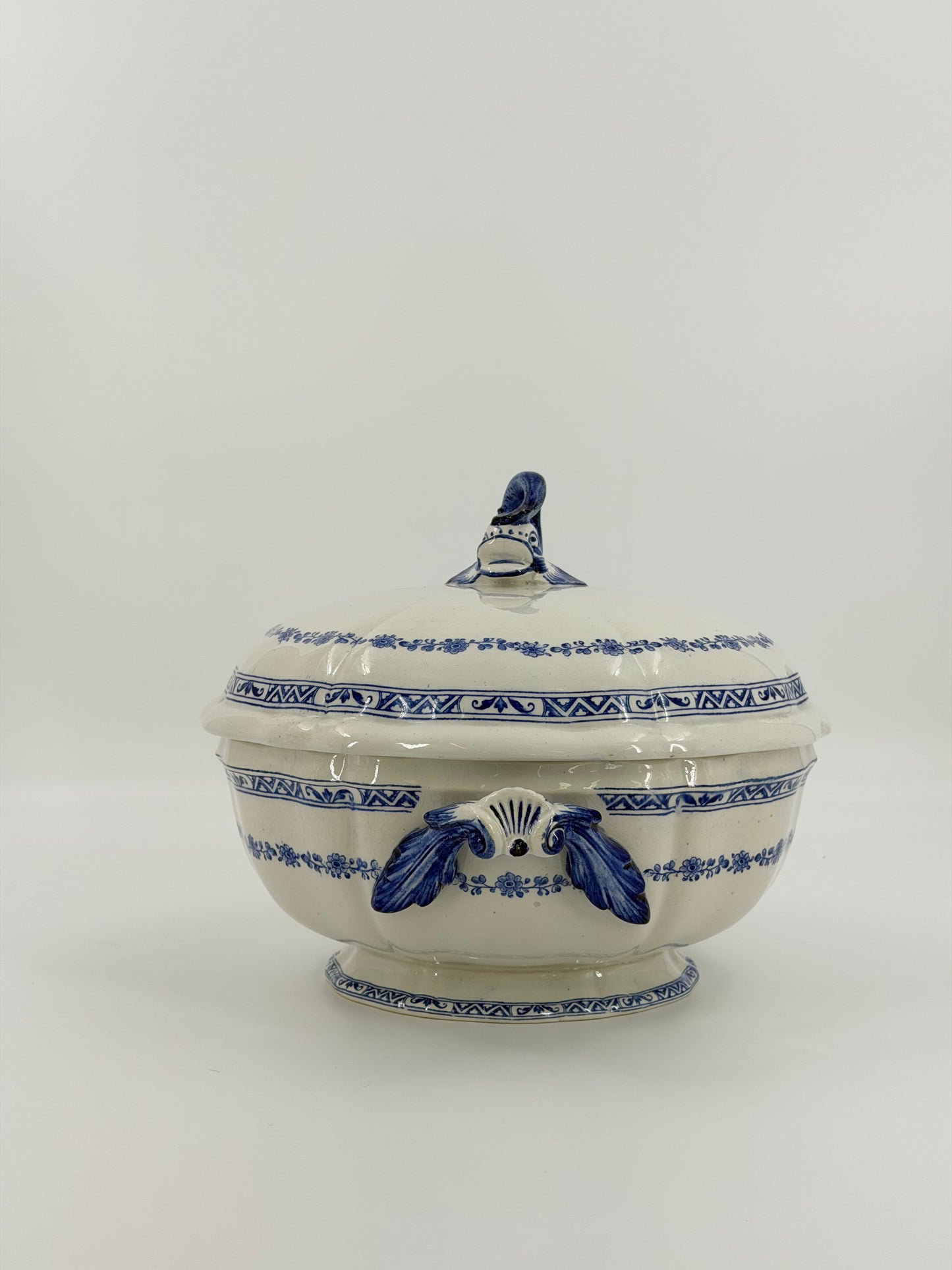 Gien soup tureen, XIX century