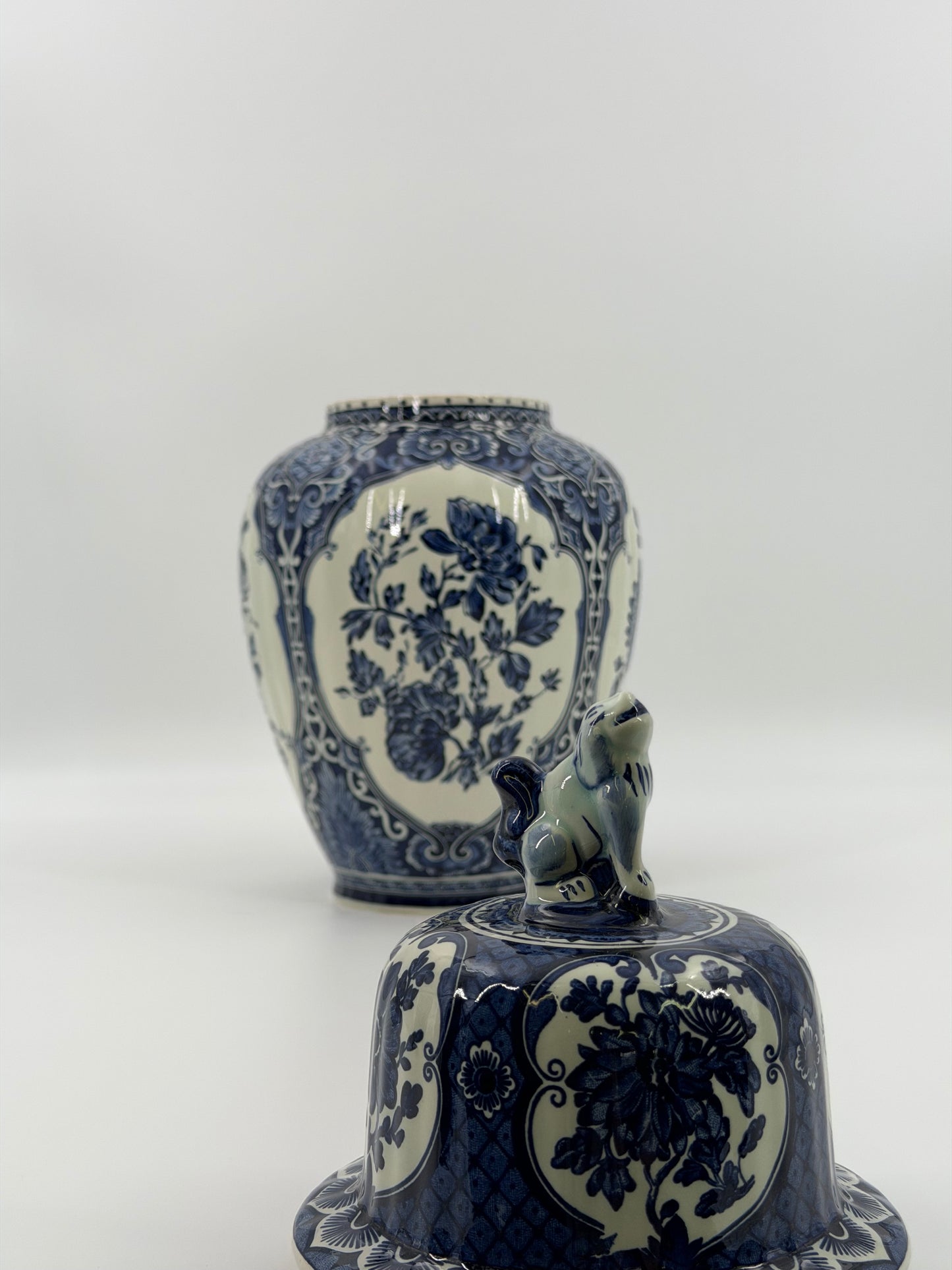 Delft-style potiche, Boch Belgium for Royal Sphinx Holland
