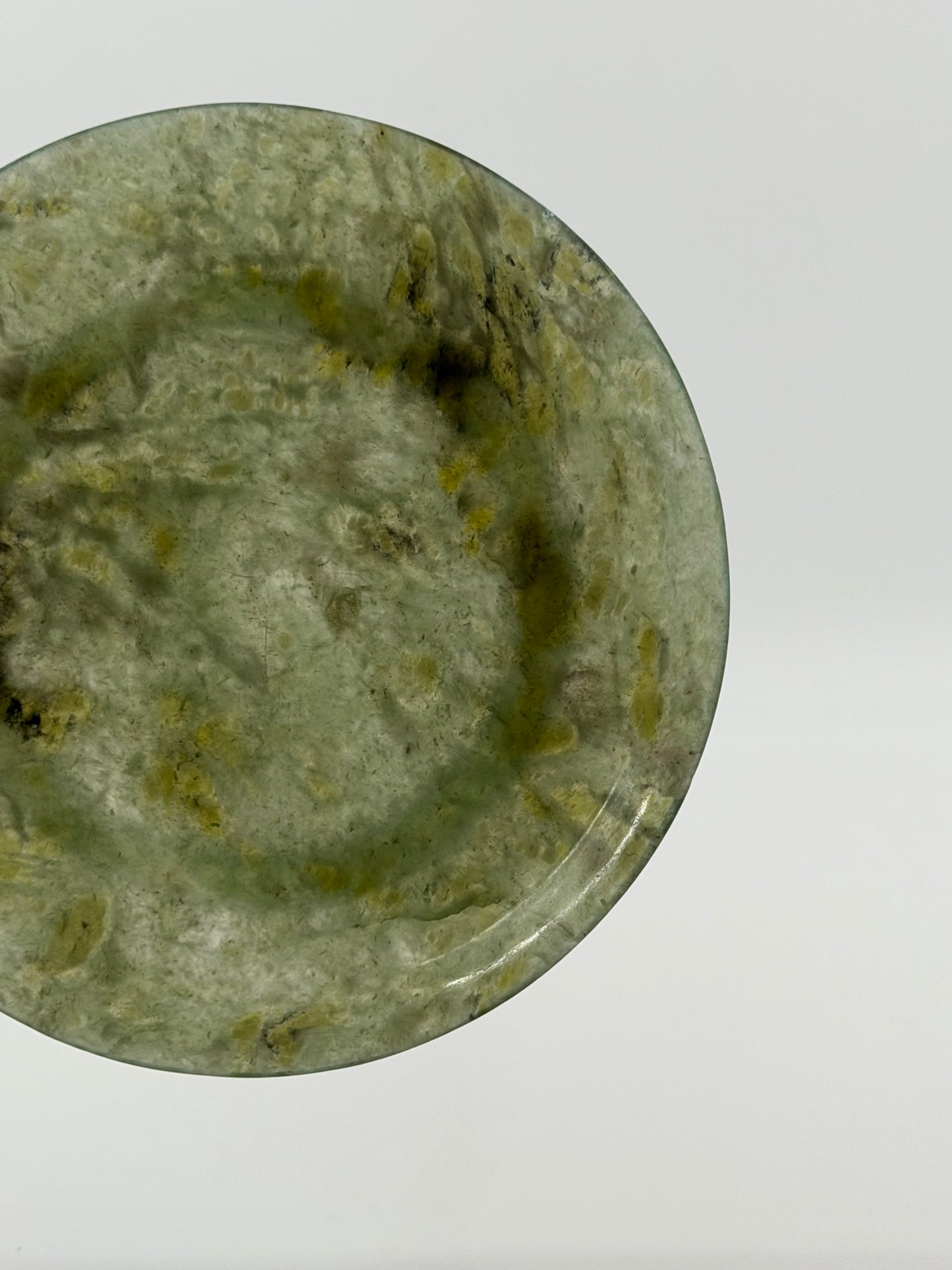 A pair of decorative plates in polished green serpentine